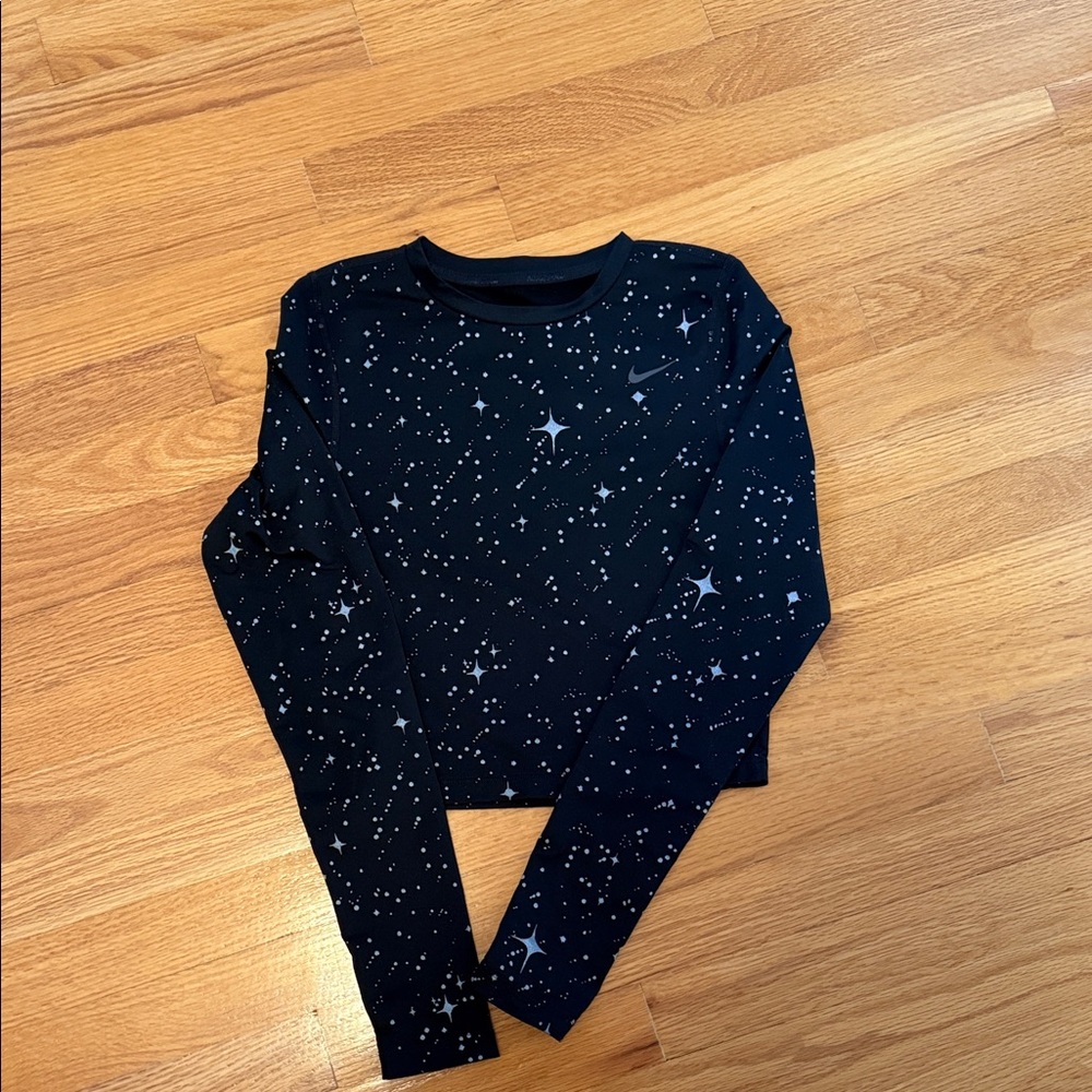 Nike Black Long Sleeve Cropped Top.